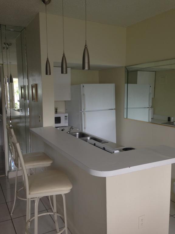 Hotel Knights Hallandale